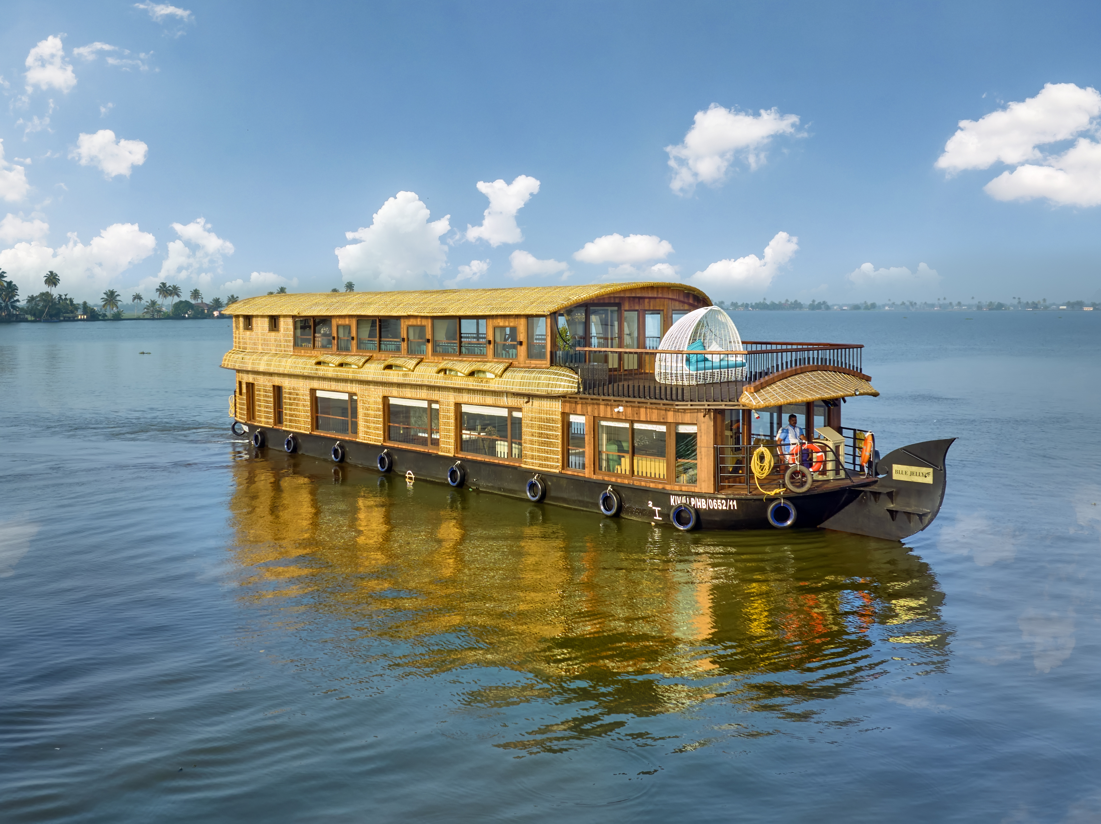 Floatels Examples FLOATELS - Floating Hotels in Kerala
